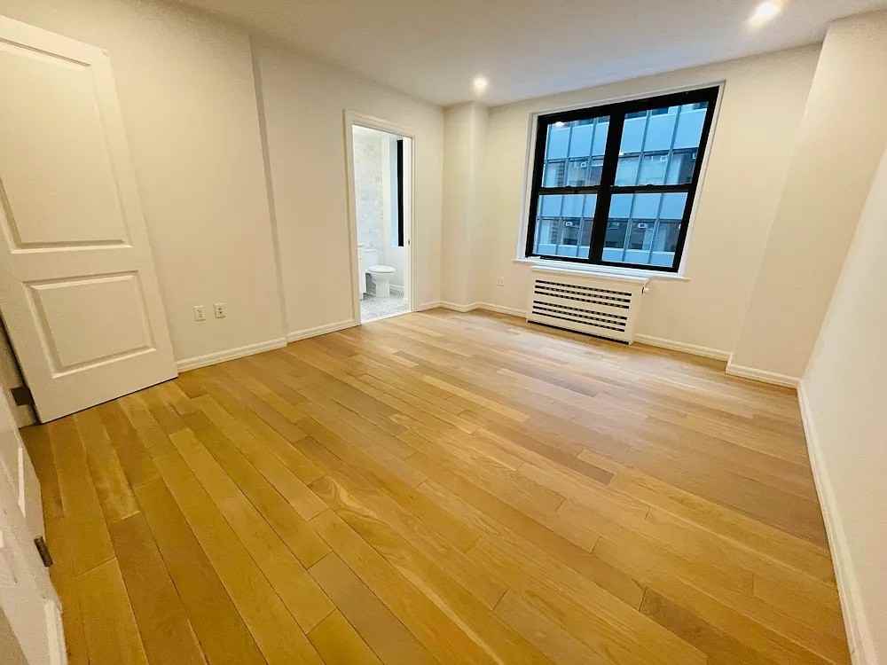 160 E 48th St #5CD - Photo 3 of 13