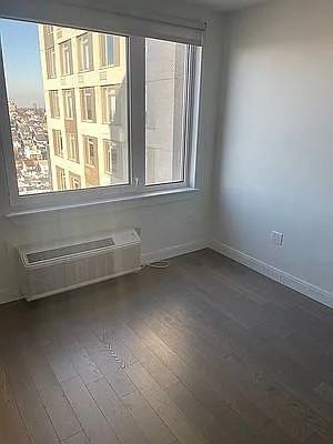 15211 89Th Ave - Photo 7 of 12