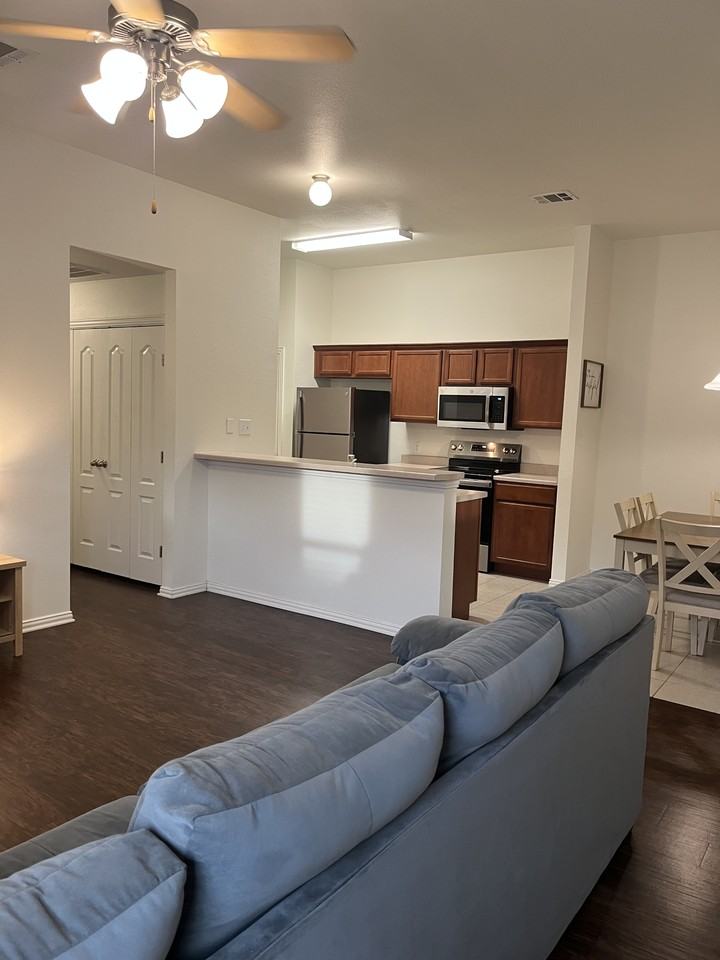 208 Robin St #NA - Photo 4 of 31