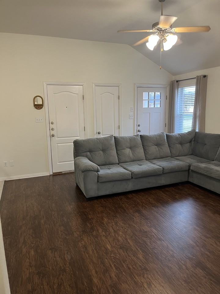 208 Robin St #NA - Photo 7 of 31