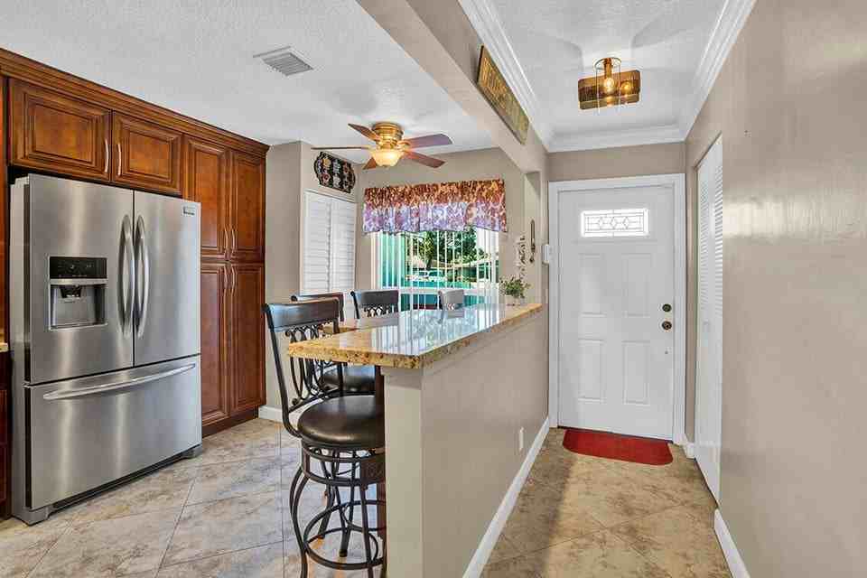 6722 Moonlit Drive - Photo 5 of 8