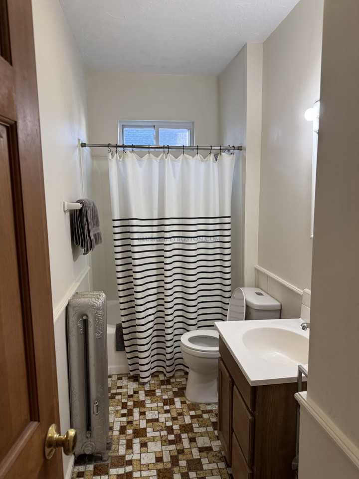 364 Crescent St #2A - Photo 4 of 20