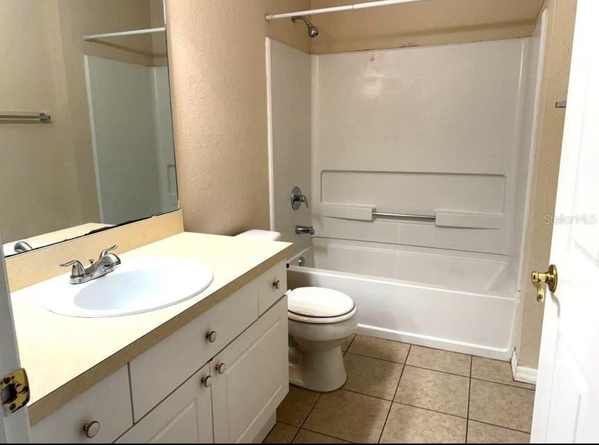 141 Reserve Cir #201 - Photo 3 of 14