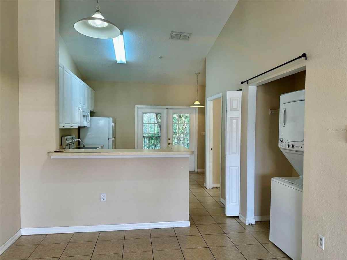 141 Reserve Cir #201 - Photo 6 of 14