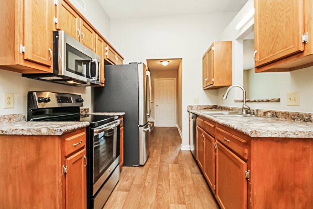 411 Randall Ln - Photo 7 of 17