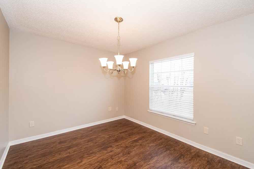 11533 Twin Oaks Trl - Photo 4 of 15
