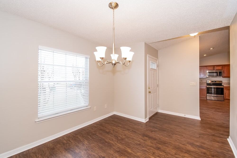 11533 Twin Oaks Trl - Photo 5 of 15