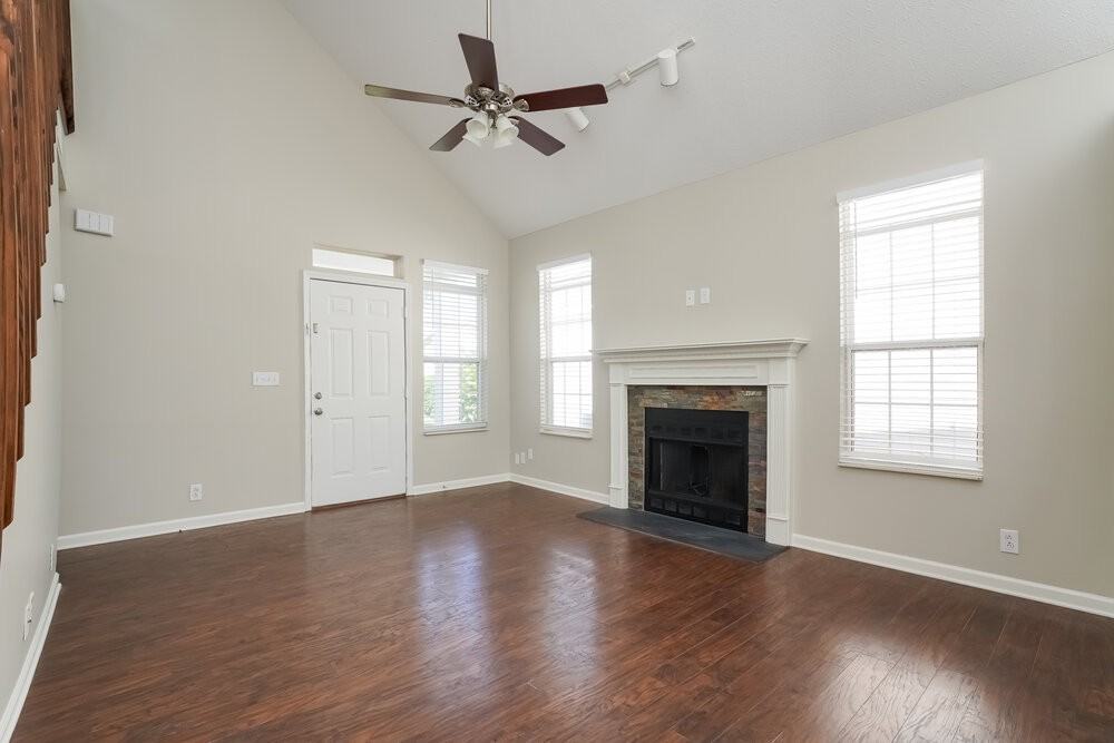 903 Bexhill Ct S - Photo 5 of 17