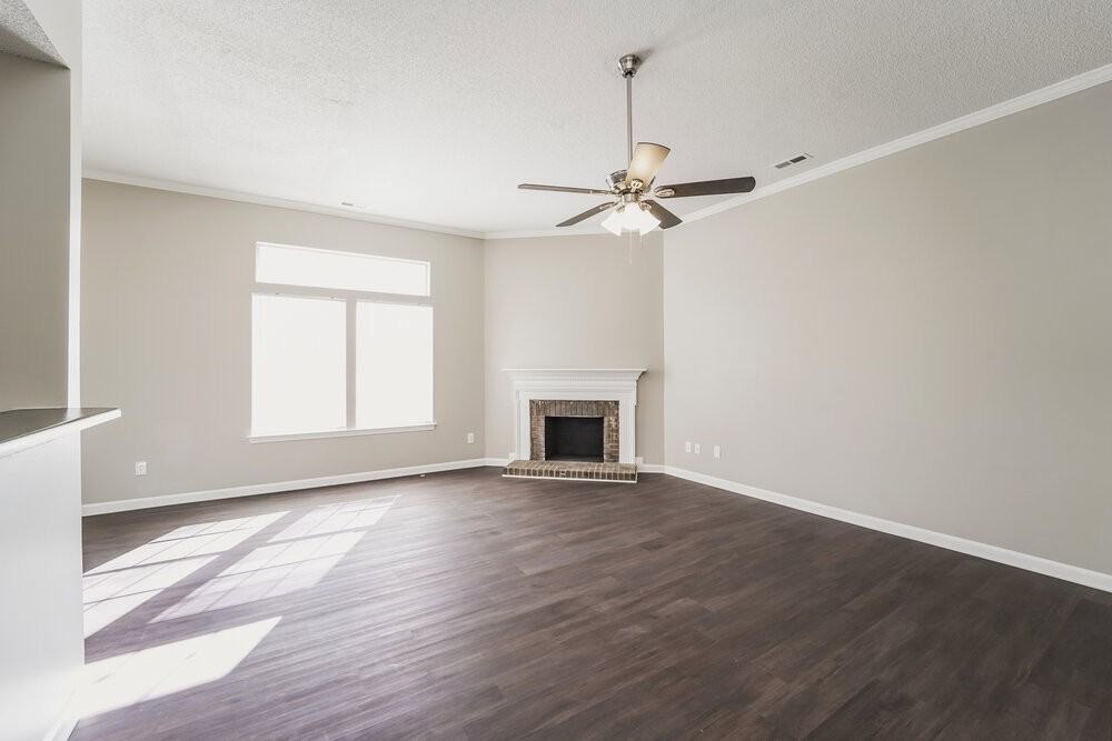 11718 Long Forest Dr - Photo 5 of 16