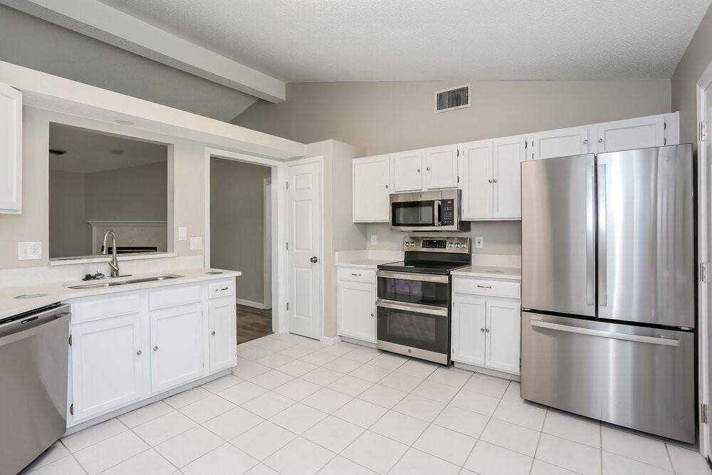 12419 Long Lake Dr N - Photo 7 of 16