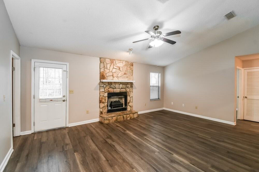 3212 Trishas Ct - Photo 3 of 16