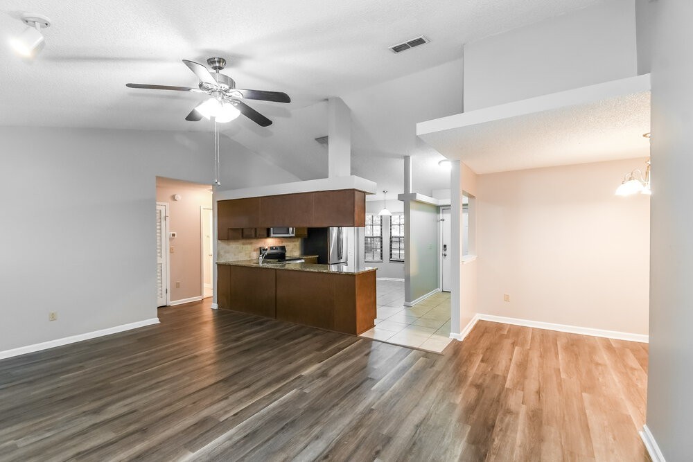 3212 Trishas Ct - Photo 4 of 16