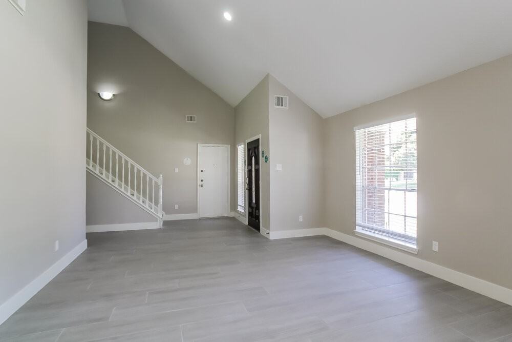 6026 Egypt Dr - Photo 5 of 17