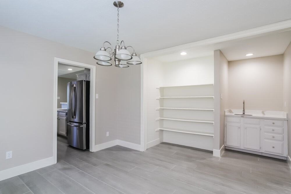 6026 Egypt Dr - Photo 6 of 17