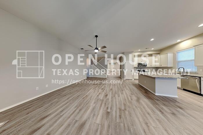 15660 Landing Creek Ln - Photo 4 of 25