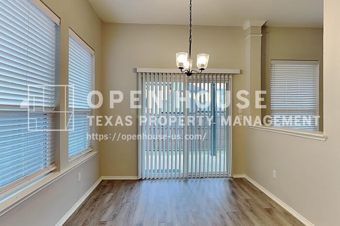 15660 Landing Creek Ln - Photo 6 of 25