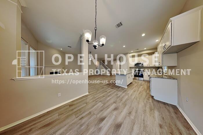 15660 Landing Creek Ln - Photo 7 of 25