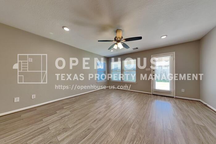 25614 Ramsey Heights Way - Photo 4 of 17