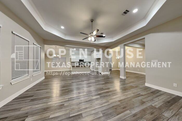 237 Giddings Trl - Photo 4 of 20