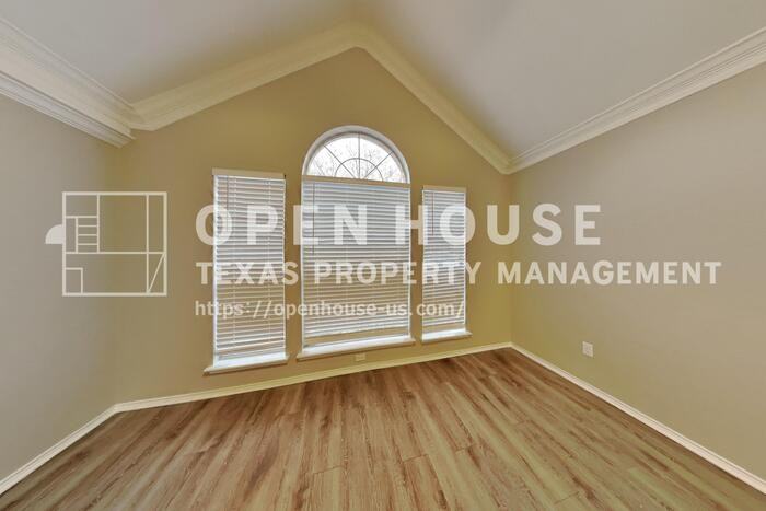 8206 Shoshoni Dr - Photo 4 of 20