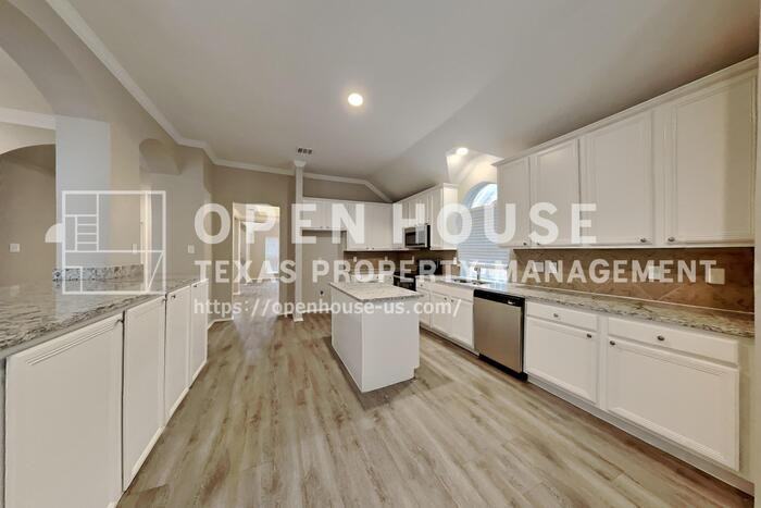 8206 Shoshoni Dr - Photo 5 of 20