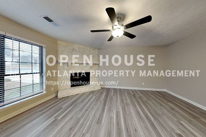 2444 Mistletoe Ln - Photo 4 of 20