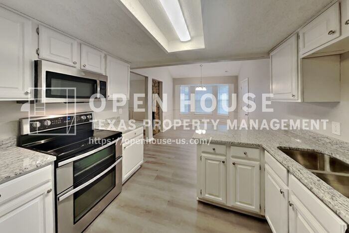 6723 Cherrytree Dr - Photo 7 of 21