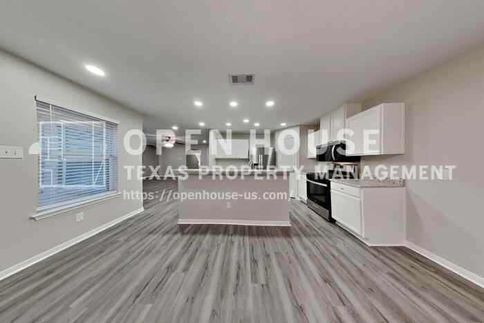 18610 Willow Cove Dr - Photo 6 of 21