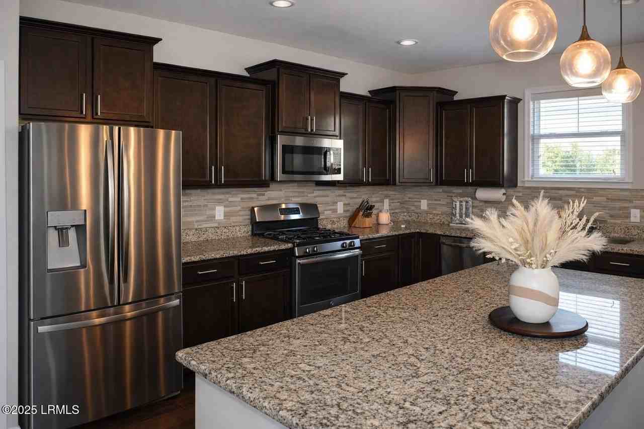 11 Kings Cross Ct - Photo 4 of 20