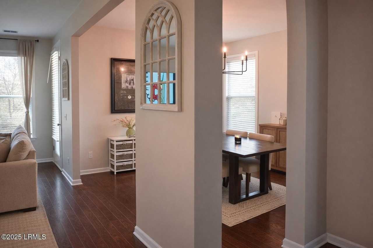 11 Kings Cross Ct - Photo 6 of 20