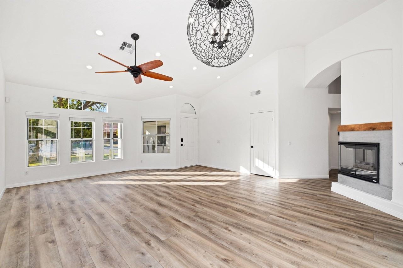 44260 Villeta Dr - Photo 2 of 34