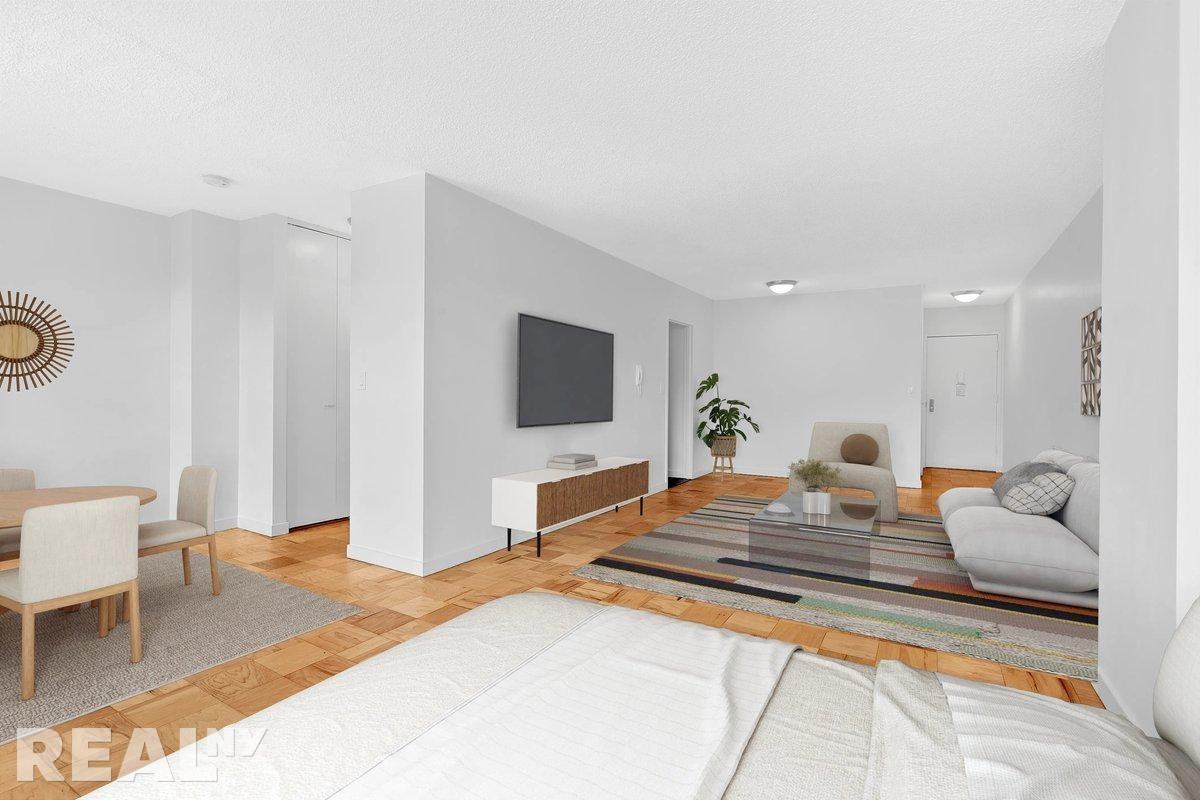 W 87th St #14C - Photo 2 of 9