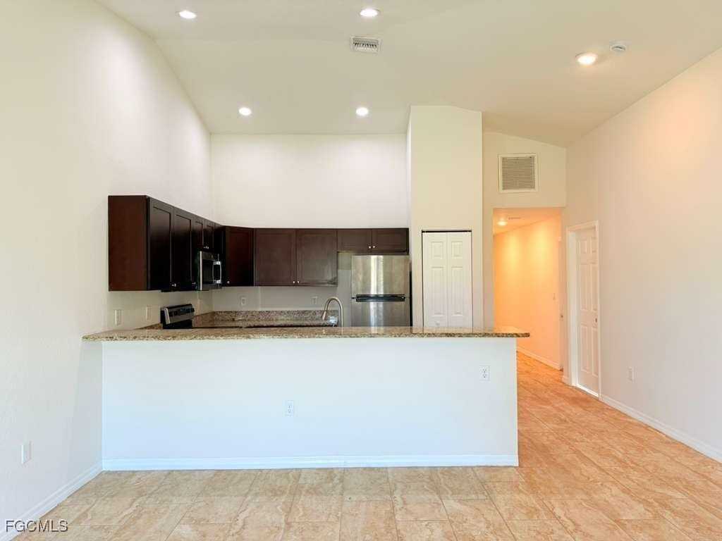 2408 Nobel Ave Unit 2410 #2410 - Photo 5 of 26