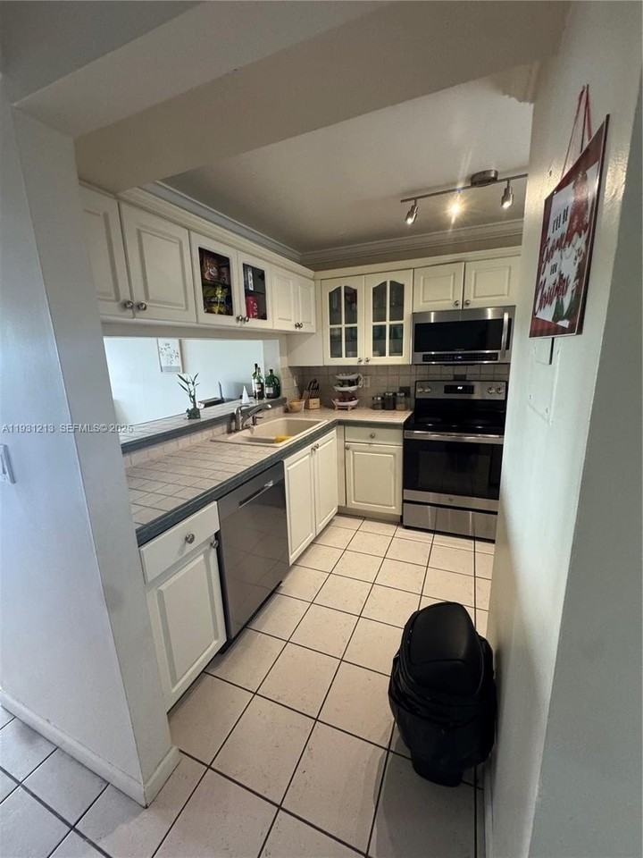 10155 Nw 9th Street Cir #4-401 - Photo 5 of 27