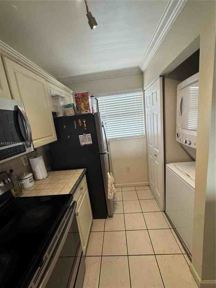 10155 Nw 9th Street Cir #4-401 - Photo 7 of 27