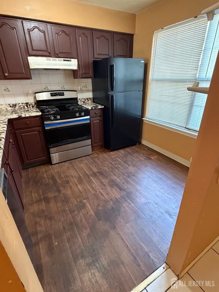 1202 Woodbridge Commons Way - Photo 6 of 19