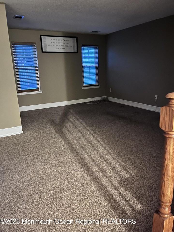 37 Atlantis Ter - Photo 6 of 19