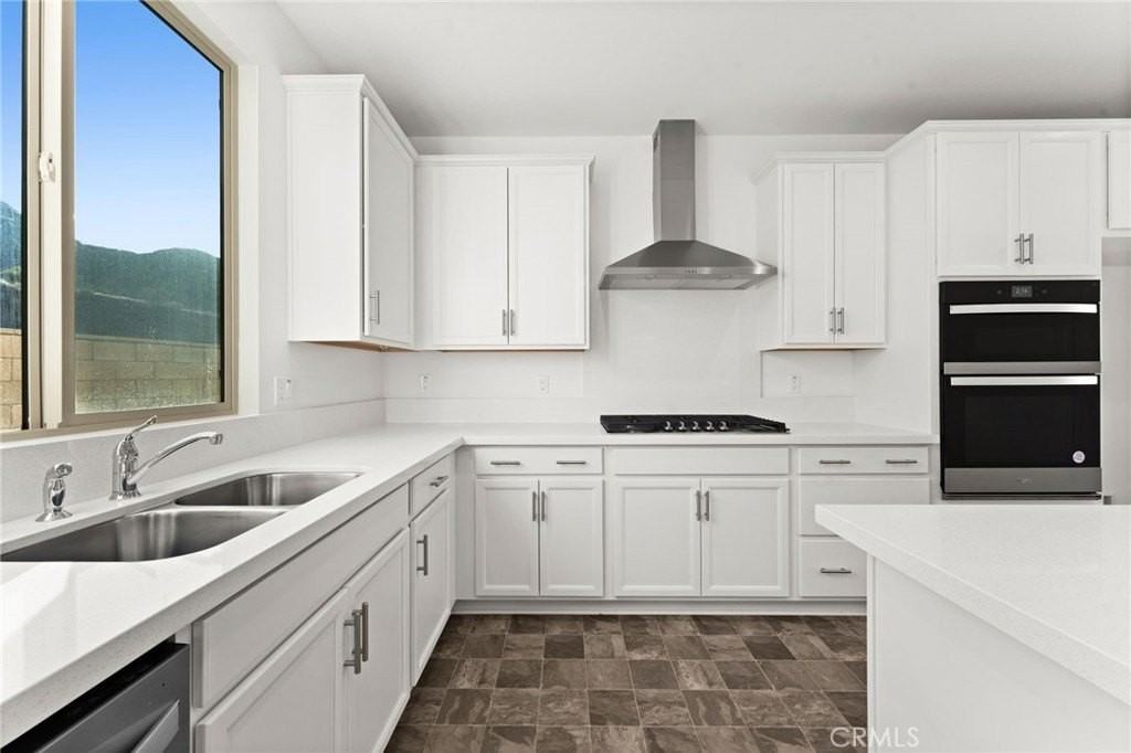 8465 Anthony St - Photo 4 of 44