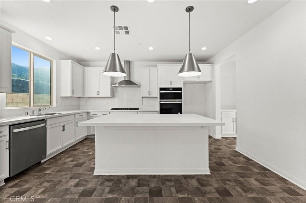 8465 Anthony St - Photo 5 of 44