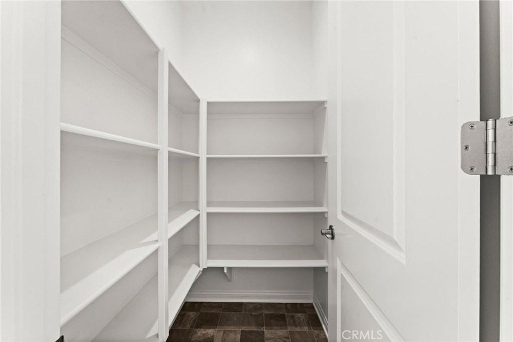 8465 Anthony St - Photo 7 of 44