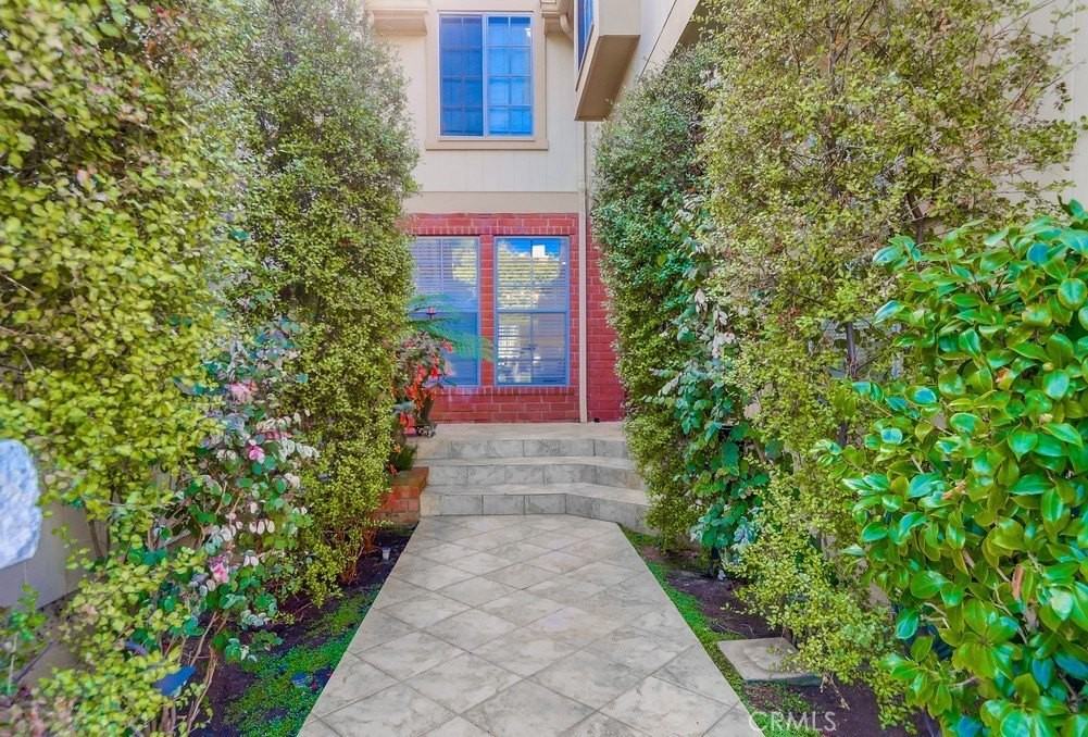 6172 Eaglecrest Dr - Photo 3 of 50