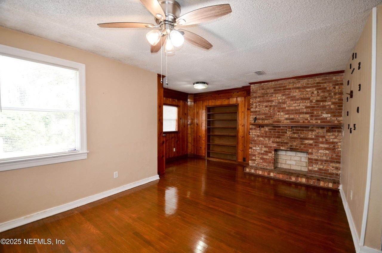 2705 Southside Blvd - Photo 3 of 21