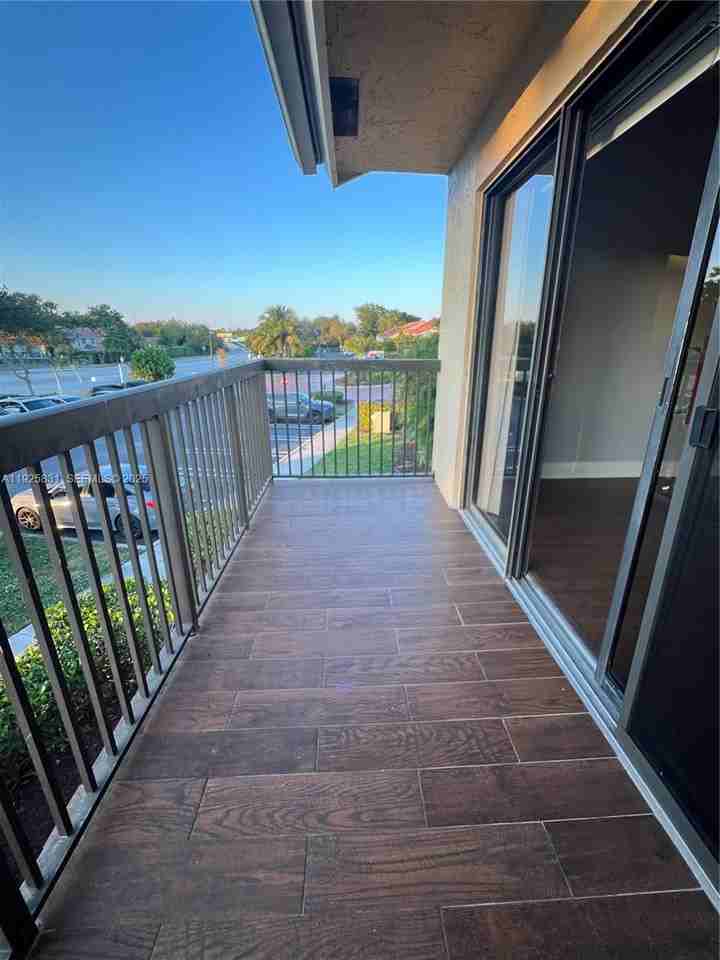 5621 Riverside Drive - Photo 3 of 7