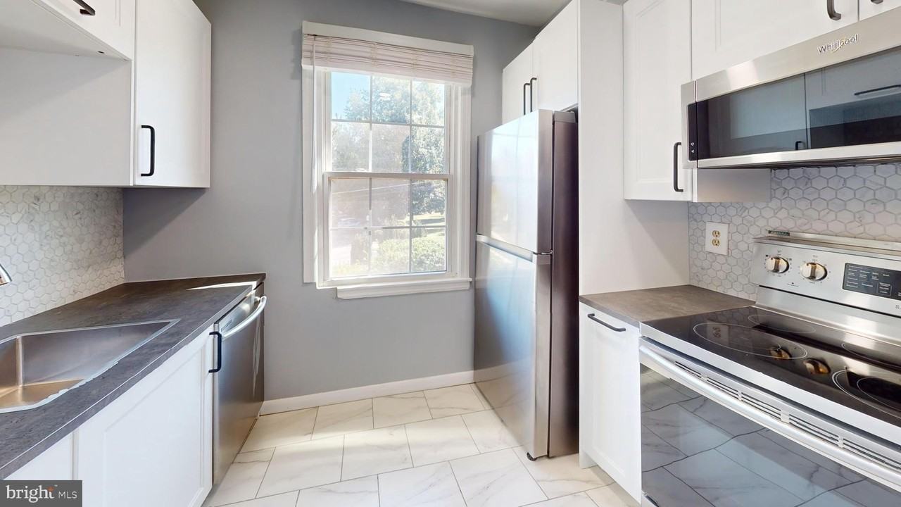 2203 Washington Ave Apt 102 #102 - Photo 2 of 13