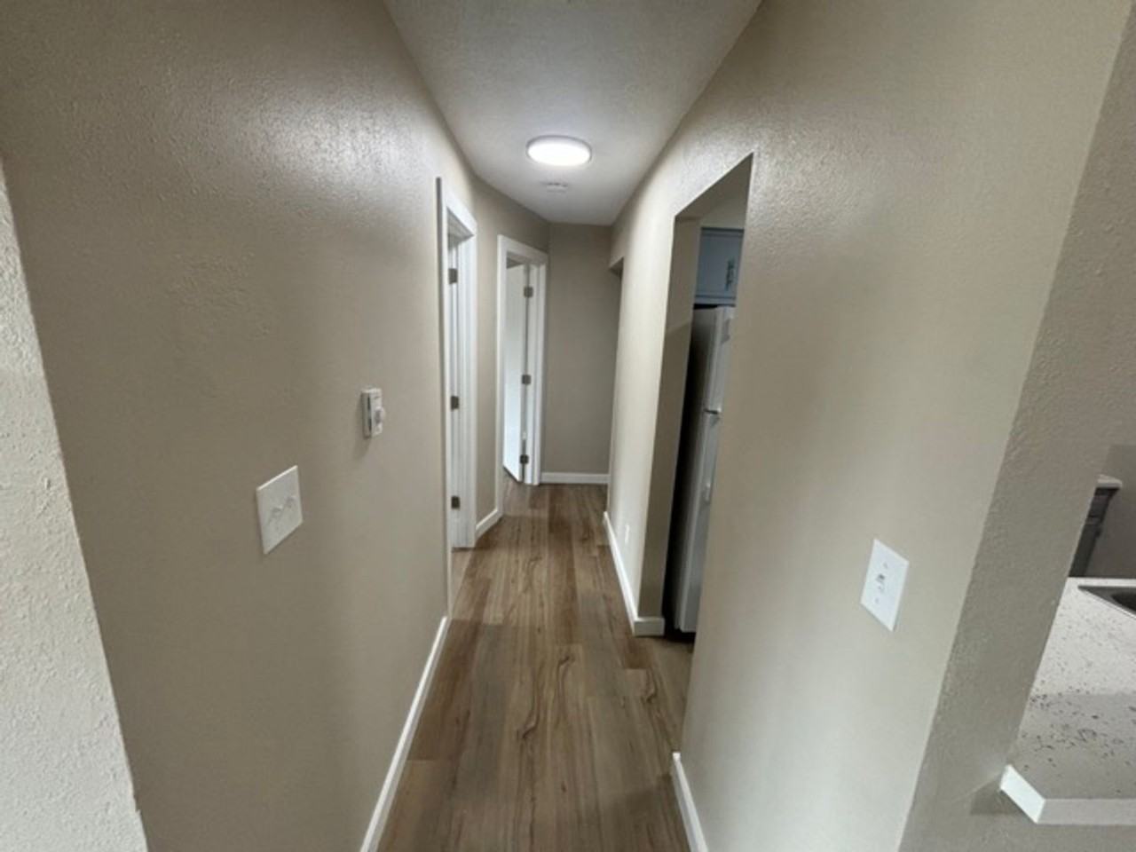 526 E 18th St - Photo 2 of 9