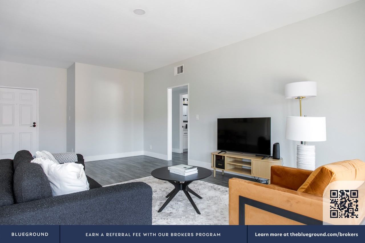 1620 S Bentley Ave #1398 - Photo 5 of 26