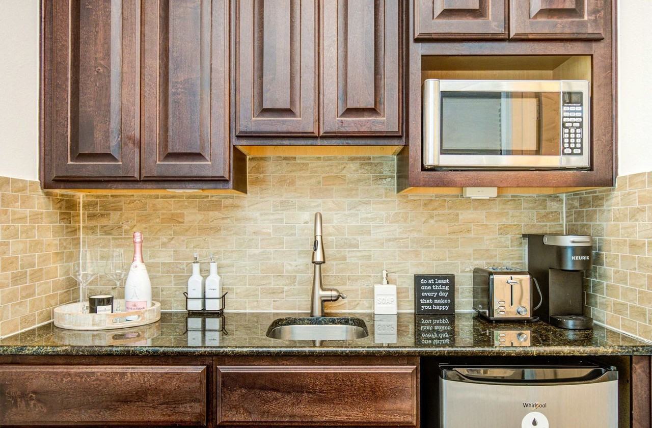 2617 Yale St #1225770P - Photo 7 of 14