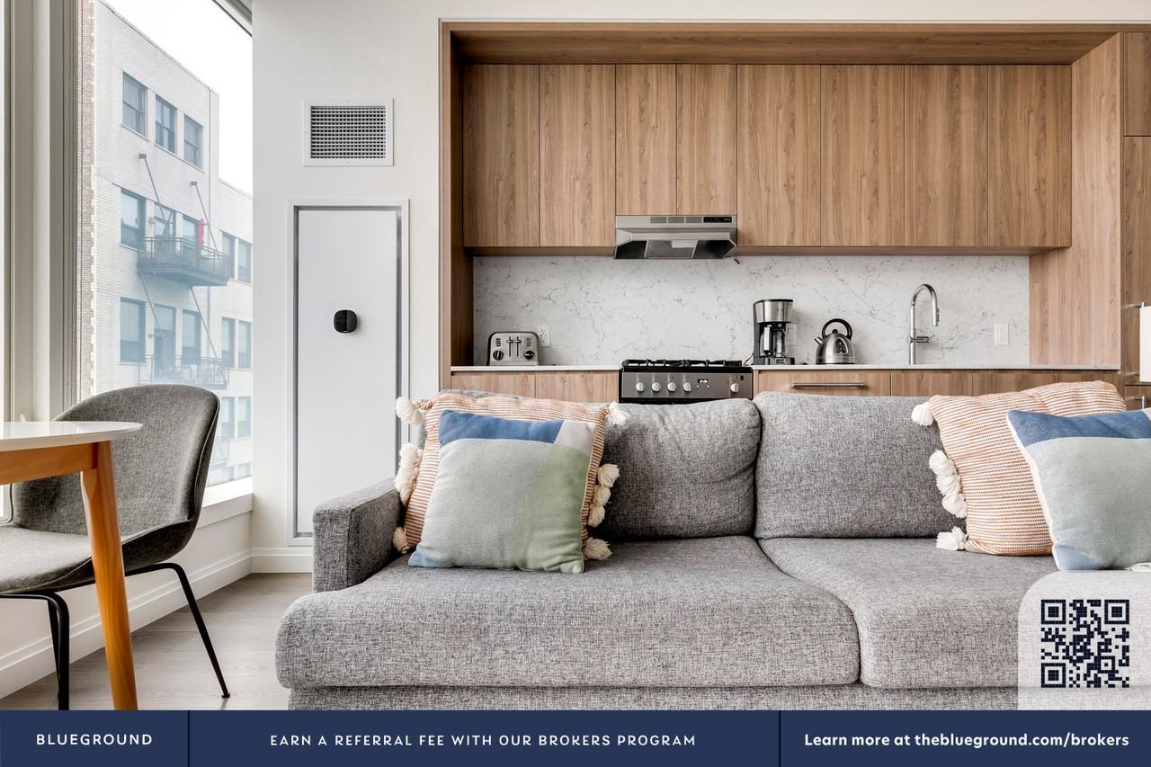 1000 South Michigan Avenue - Photo 5 of 39