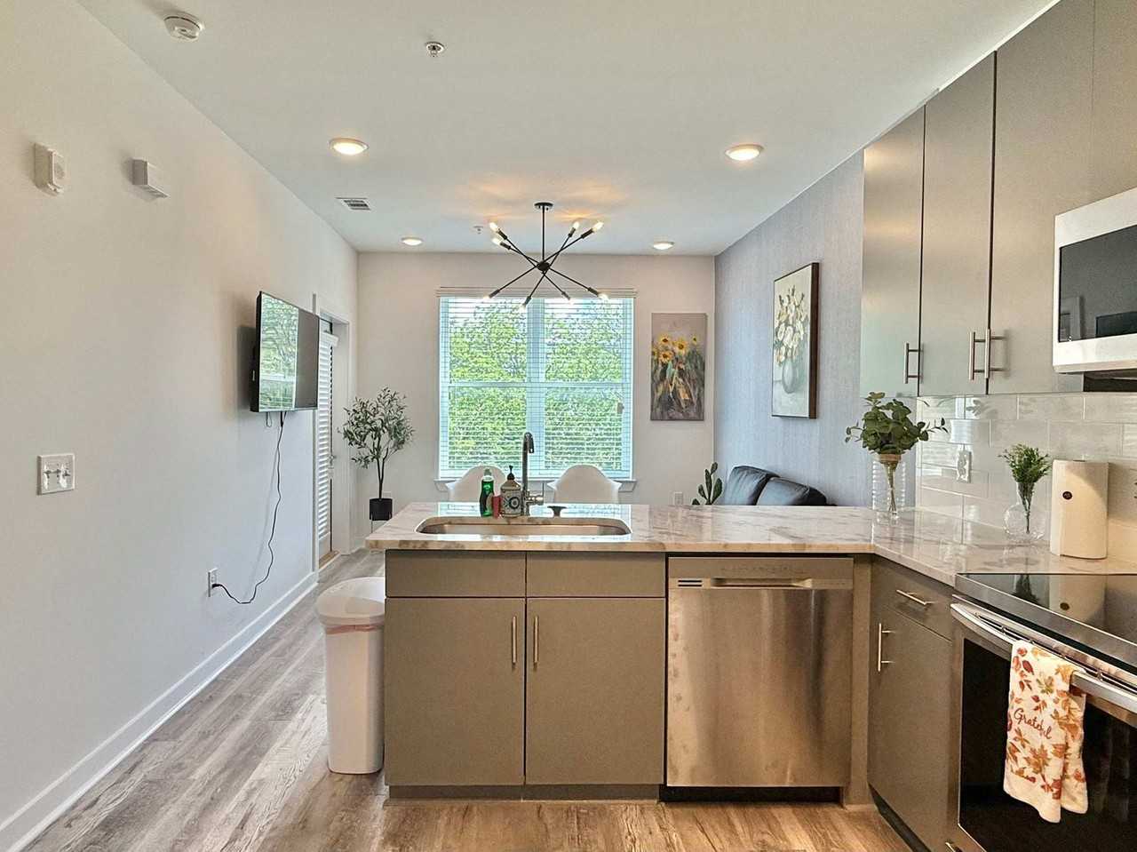 525 Parkway Dr Ne #1299398P - Photo 4 of 29