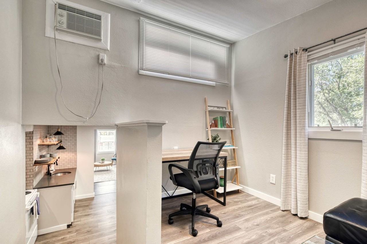 2818 W Rose Hill St #1324060P - Photo 7 of 17